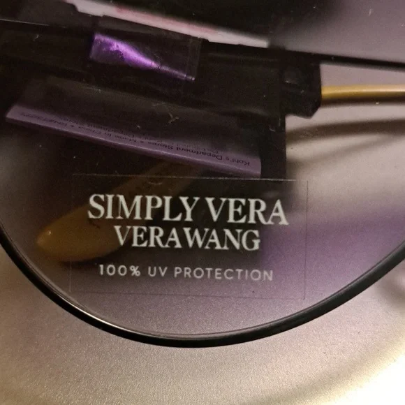 SALE Simply Vera sun glasses - Picture 4 of 4